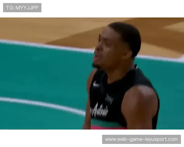 Johnson 多次长距离接球得分，改善短距离接球技术